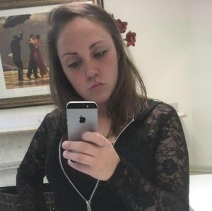 Meet your Posher, Chrissy